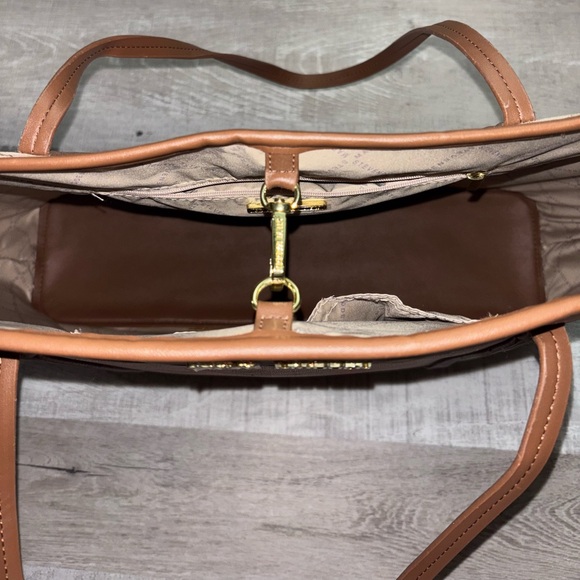 👜Steve Madden Extra Large Checkered Plaid Tote - Picture 5 of 9